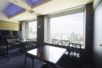 レストランを貸切できるので、専用ラウンジでウェルカムドリンクも!