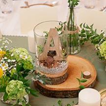 思い出の場所を一望できる会場を、好みのアレンジで飾り付け