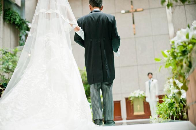 緑に囲まれたガーデンチャペルでの挙式