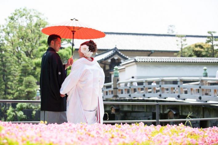 皇居前でのロケーション撮影が大人気！