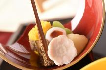 年配ゲストには日本料理が大好評!お箸で気兼ねなくご会食して!